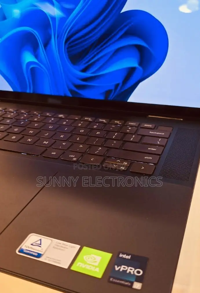 New Laptop Dell Inspiron 15 16GB Intel Core I7 SSD 1T