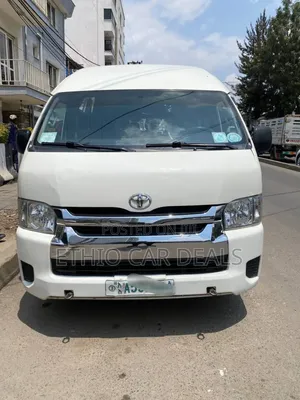 Toyota HiAce 2017 White