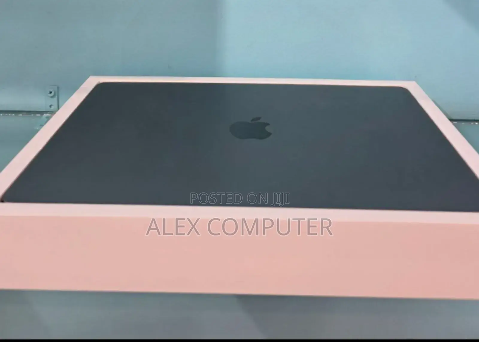 New Laptop Apple MacBook Air 2024 M3 15-Inch 8GB Apple M3 SSD 256GB