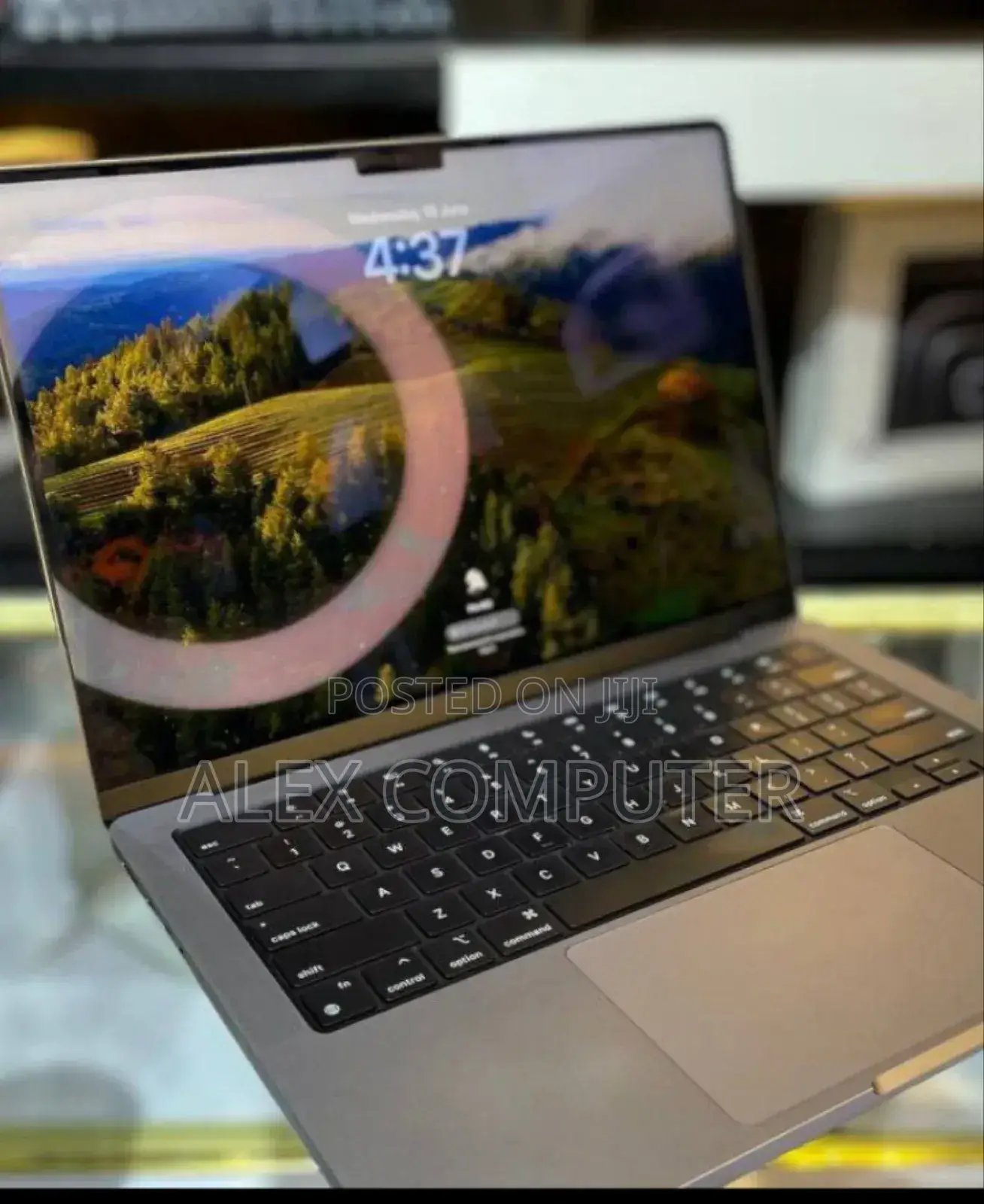 New Laptop Apple MacBook Pro 2023 M3 14-Inch 16GB Apple M3 SSD 1T