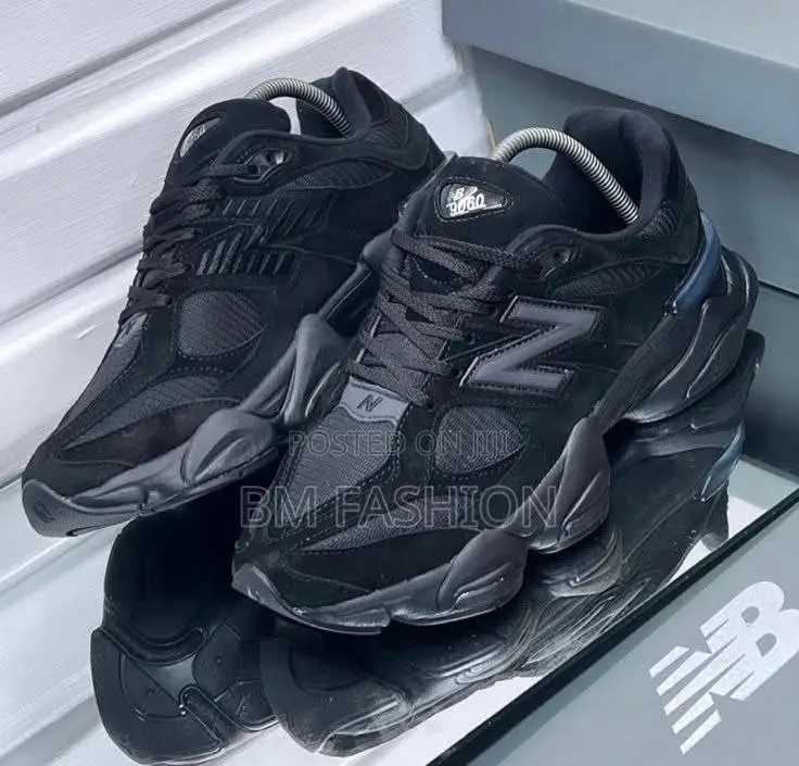 New Balance 9060 Triple Black