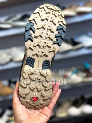 Salomon X Ultra 4 GTX Wide Hiking Shoe Made in Vietnam