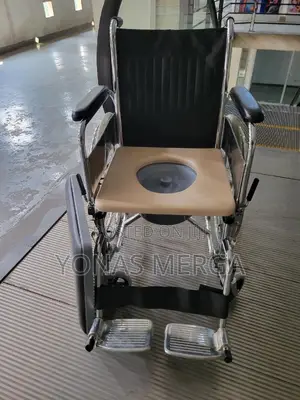 Pot/Commode Wheelchairs刀available From Medical Supply Stores