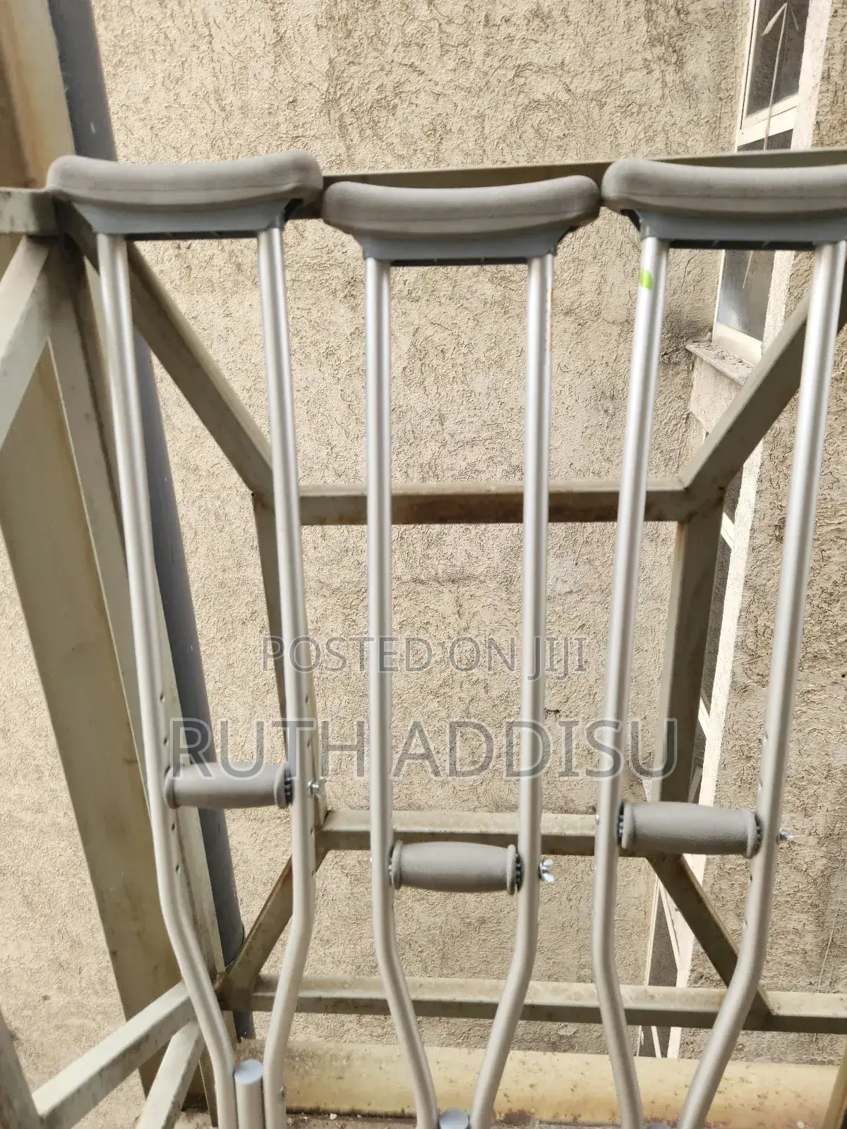 Axillary Bilateral Crutches巢自cruyfches國會crutches書店crutches