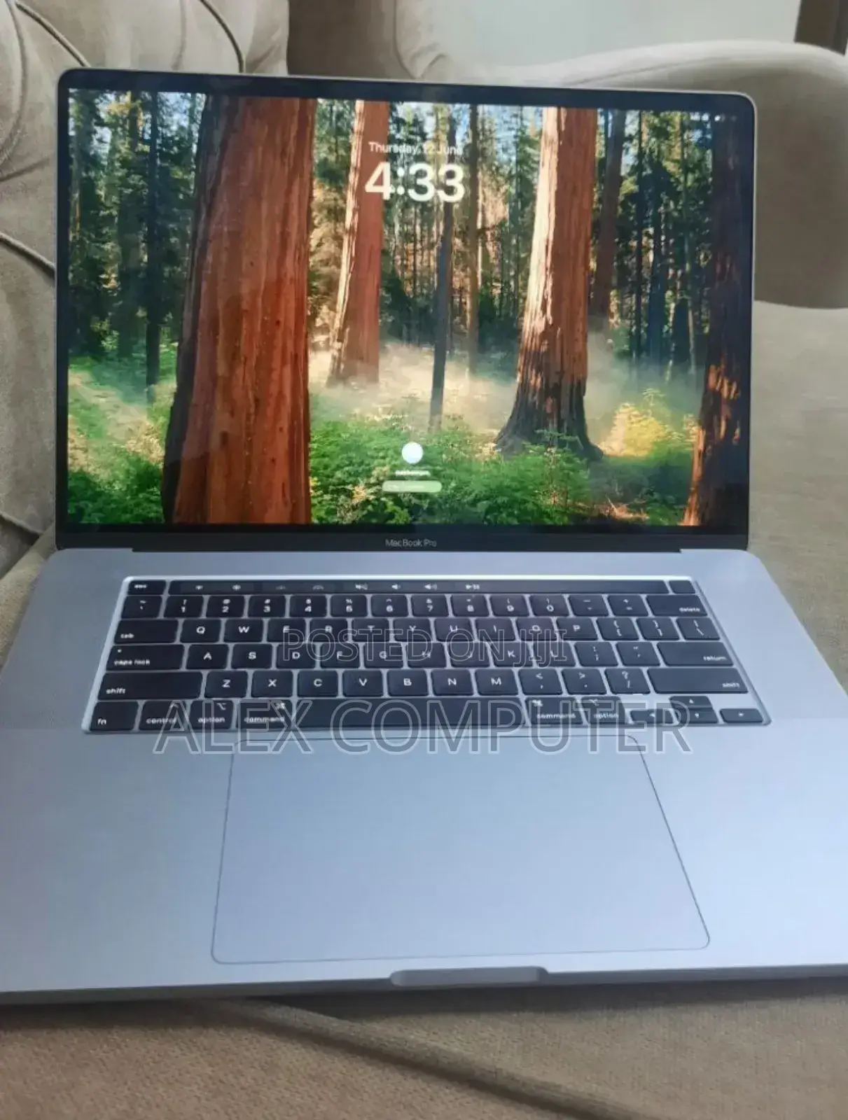 New Laptop Apple MacBook Pro 2019 16GB Intel Core I9 SSD 512GB
