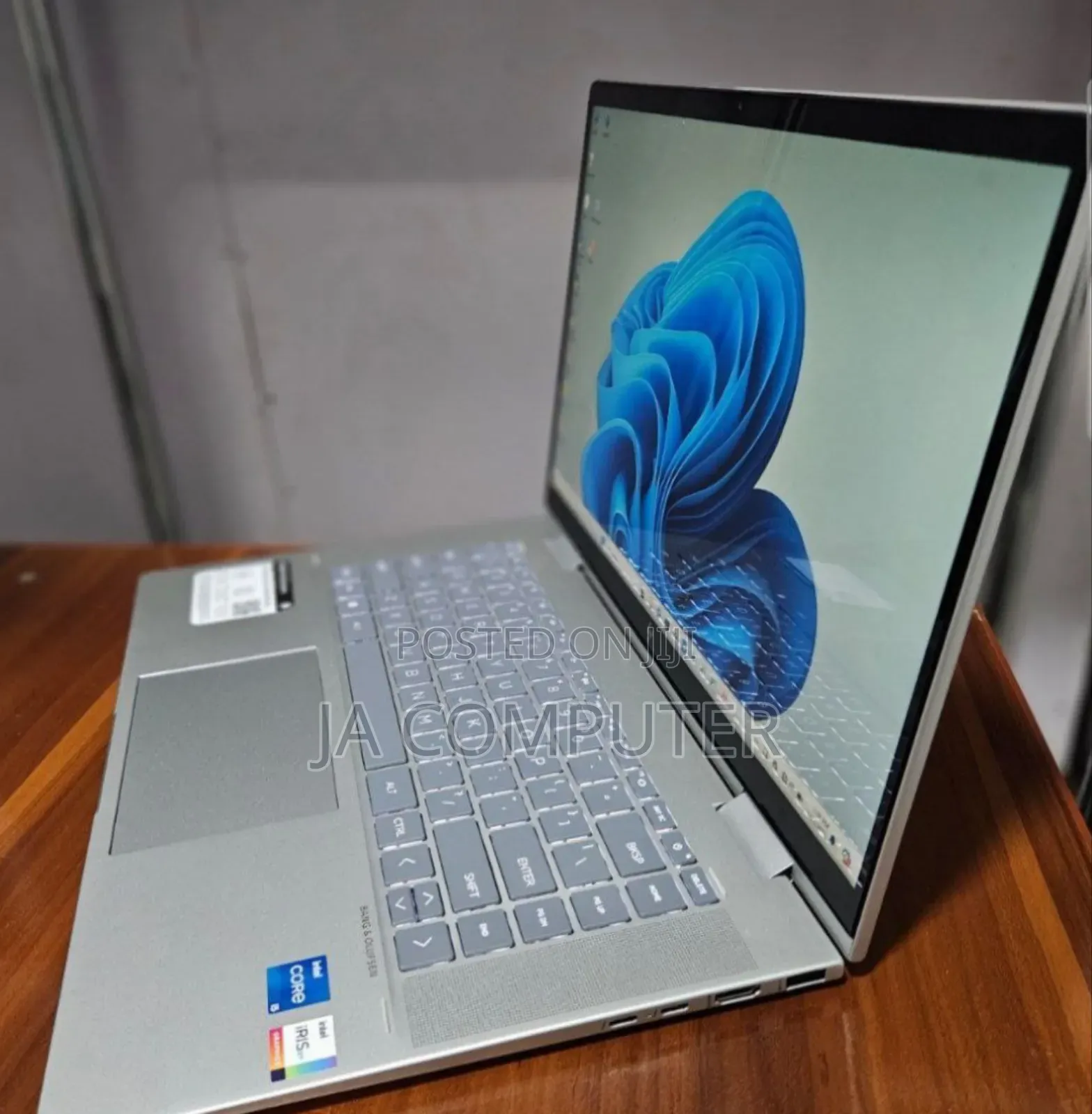 New Laptop HP Envy X360 8GB Intel Core I5 SSD 512GB
