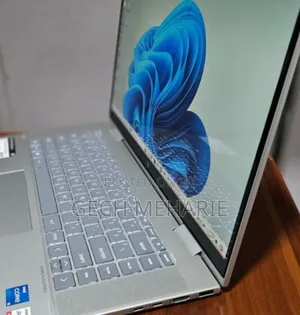 New Laptop HP Envy X360 8GB Intel Core I5 SSD 512GB