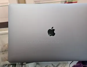 New Laptop Apple MacBook Pro 2017 16GB Intel Core I7 SSD 512GB