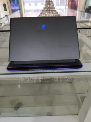 New Laptop Alienware M17x R2 32GB Intel Core I9 SSD 1T