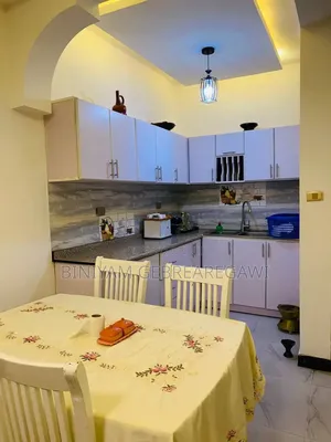 Furnished 5bdrm Apartment in Apartment, Yeka for rent