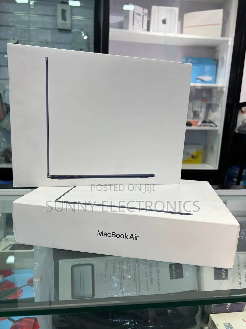 New Laptop Apple MacBook Air 2024 M3 13-Inch 16GB Apple M3 SSD 256GB