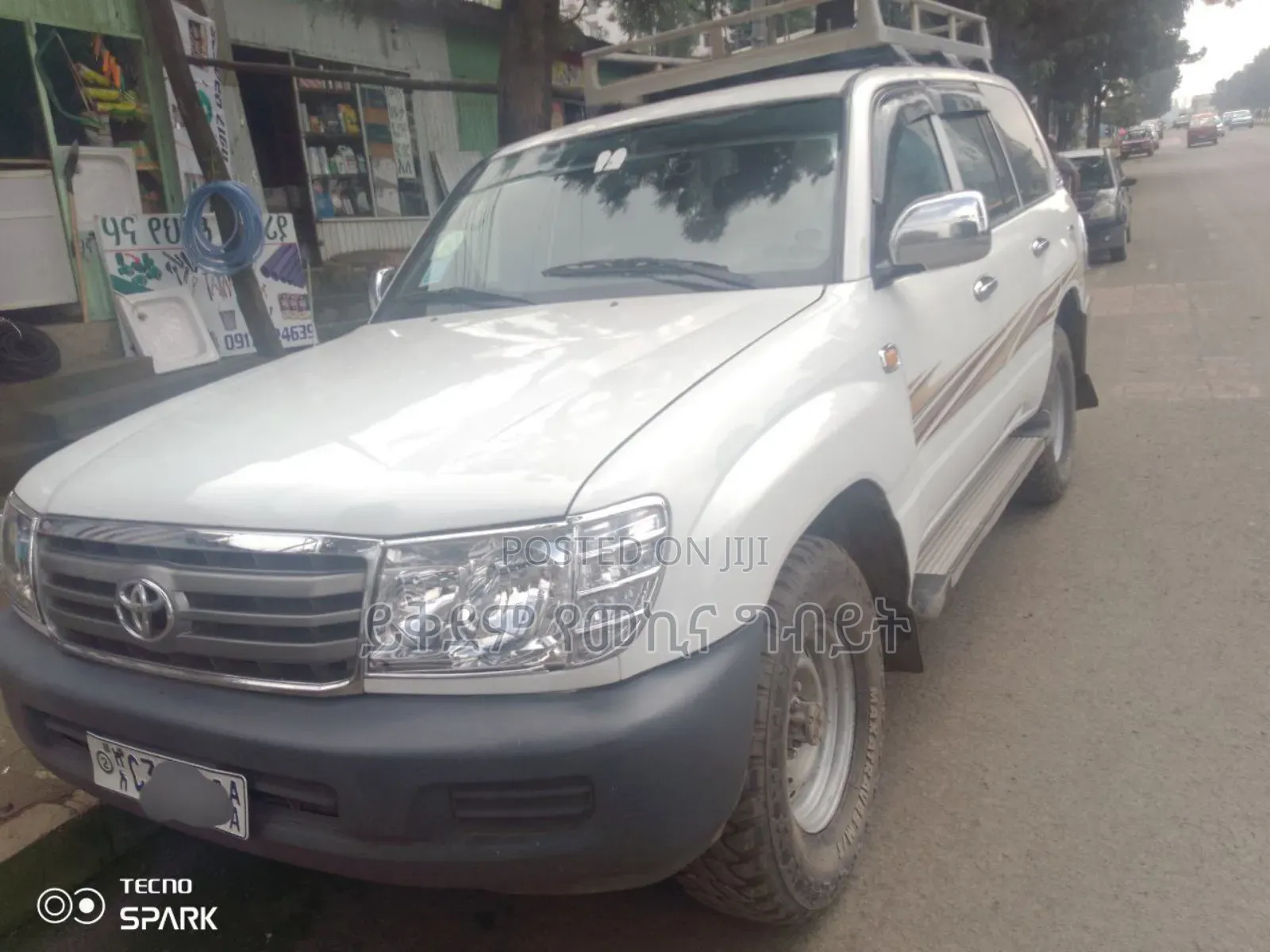 Toyota Land Cruiser 2006 White