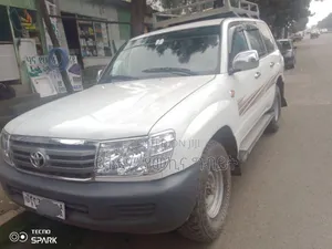 Toyota Land Cruiser 2006 White