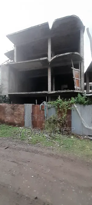 4bdrm House in አስቸካይ የሚሸጥ እስላብ, Akaky Kaliti for sale