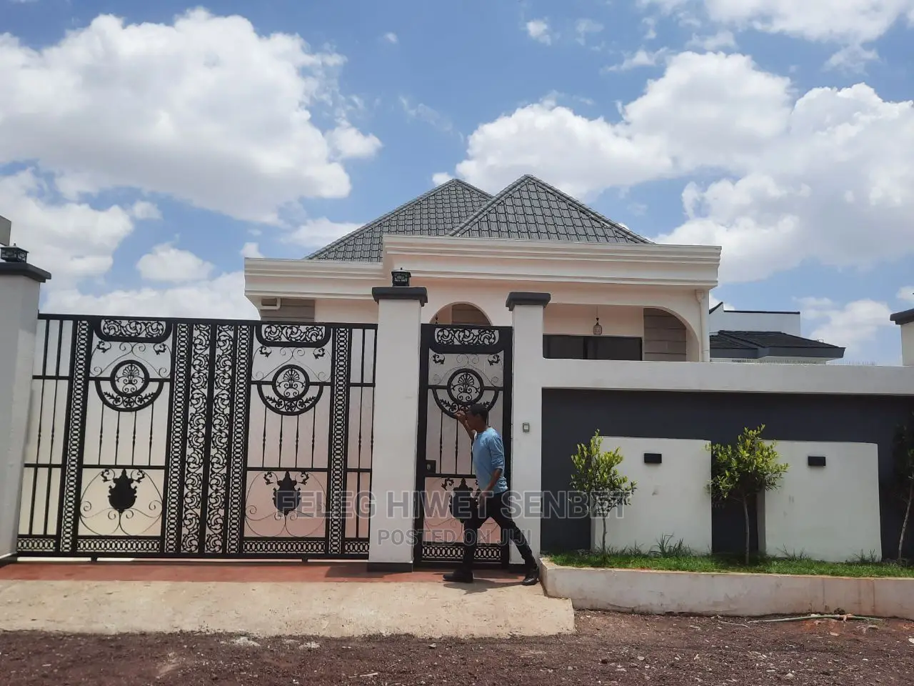 6bdrm Villa in አአ, Bole for Sale