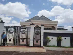 6bdrm Villa in አአ, Bole for Sale