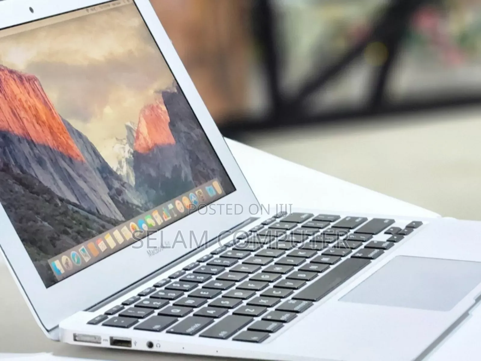 New Laptop Apple MacBook Air 2015 4GB Intel Core I5 SSD 128GB