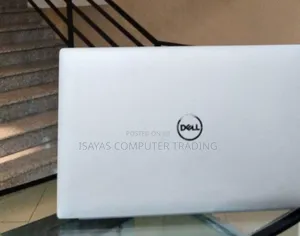 New Laptop Dell Precision 15 3520 8GB Intel Core I7 SSD 512GB