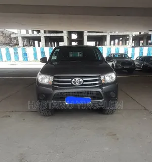 Toyota Hilux 2017 Gray