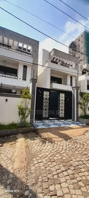 Furnished 5bdrm Farm House in Yeka for sale