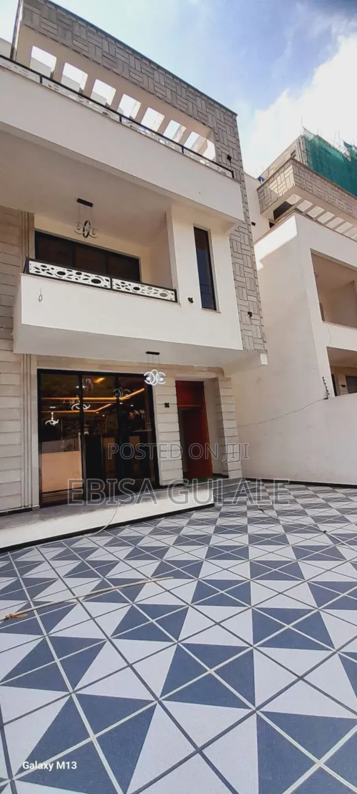 Furnished 5bdrm Farm House in Yeka for sale