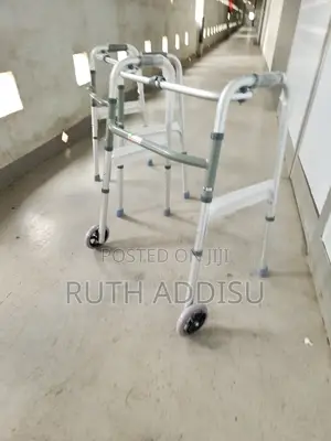Medical Walker只好medical Walker或是walking Frame螶我medical Walkr