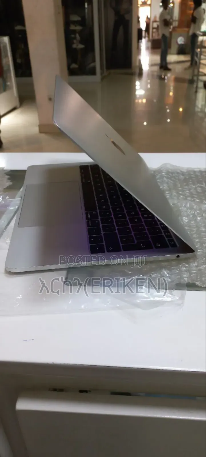 New Laptop Apple MacBook Pro 2017 8GB Intel Core I5 SSD 256GB