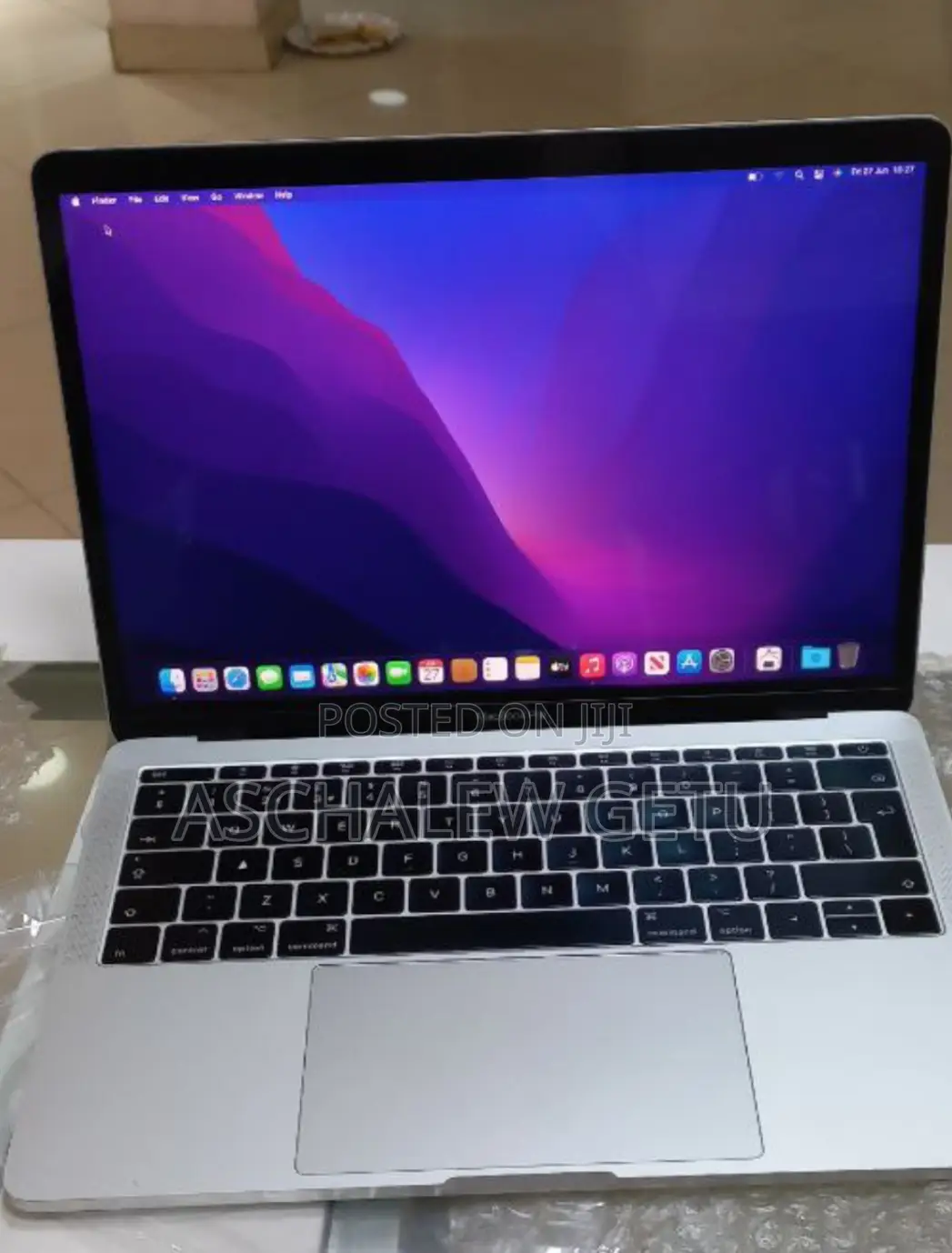 New Laptop Apple MacBook Pro 2017 8GB Intel Core I5 SSD 256GB