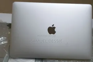 New Laptop Apple MacBook Pro 2017 8GB Intel Core I5 SSD 256GB