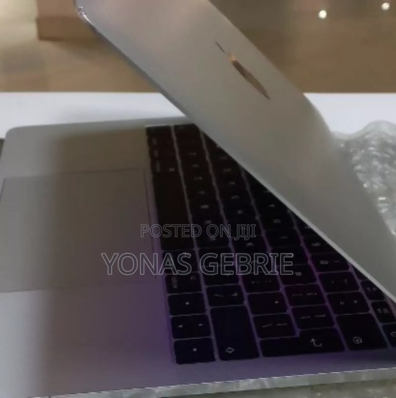New Laptop Apple MacBook Pro 2017 8GB Intel Core I5 SSD 256GB
