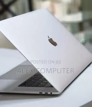 New Laptop Apple MacBook Pro 2017 16GB Intel Core I7 SSD 512GB
