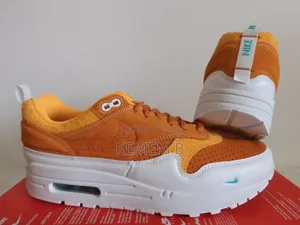 Nike Sneaker
