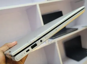 New Laptop HP Envy X360 8GB Intel Core I5 HDD 1T