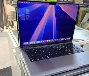 New Laptop Apple MacBook Pro M1 16GB Intel Core I7 SSD 1T