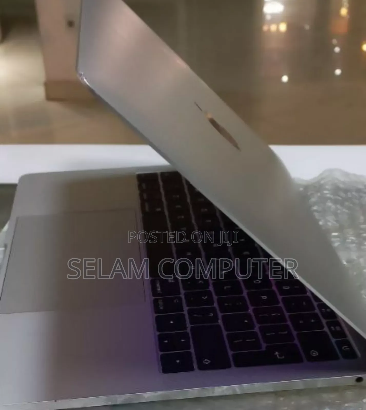 New Laptop Apple MacBook Pro 2017 8GB Intel Core I5 SSD 256GB