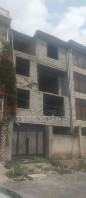 5bdrm House in Semit 72. G+3 House, Bole for sale