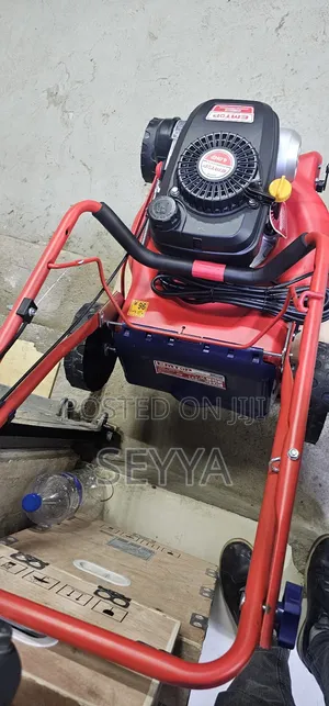 Lawn Mower/ሳር ማጬጃ/