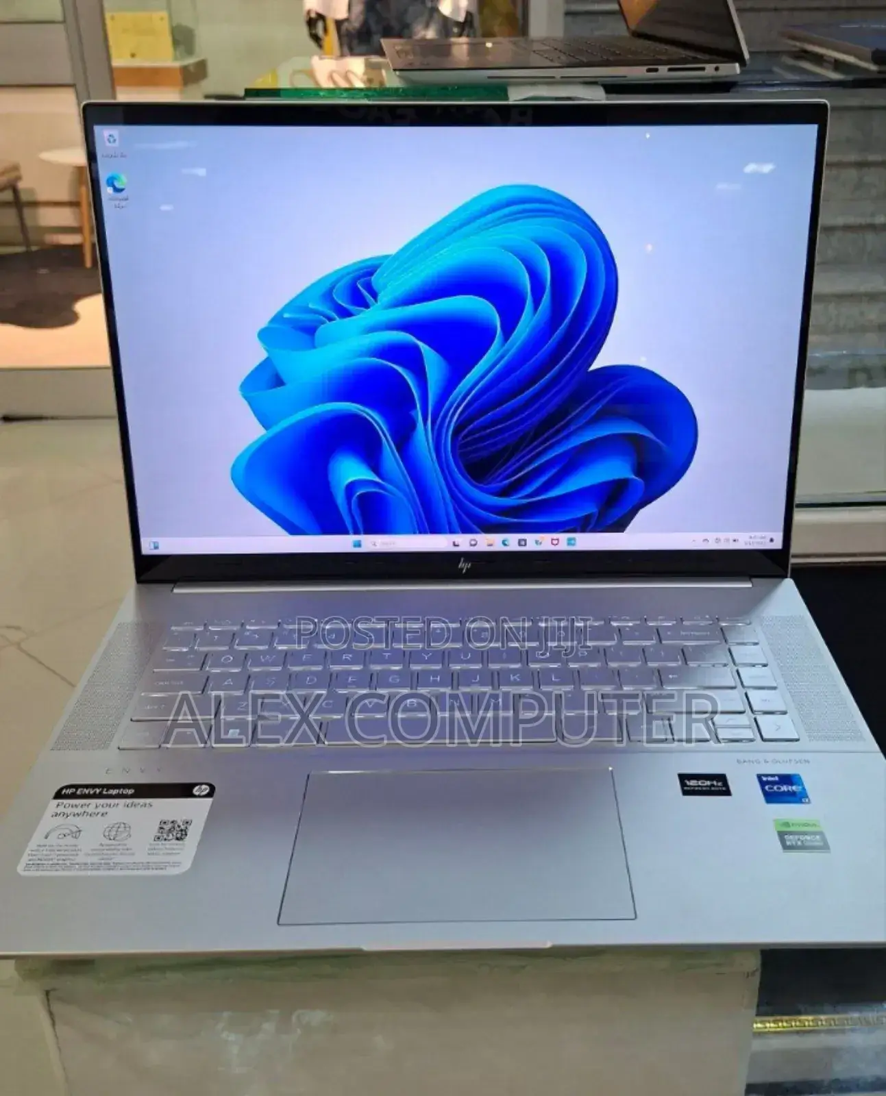 New Laptop HP Envy X360 16GB Intel Core I7 SSD 1T