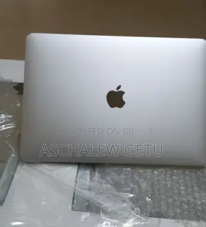 New Laptop Apple MacBook Pro 2017 8GB Intel Core I5 SSD 256GB