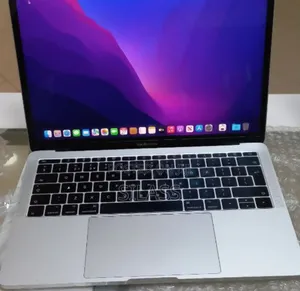 New Laptop Apple MacBook Pro 2017 8GB Intel Core I5 SSD 256GB