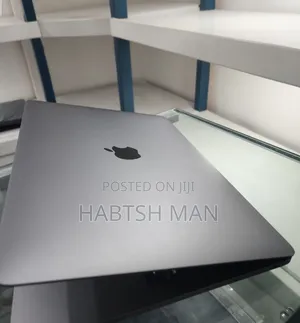 New Laptop Apple MacBook Pro 2019 8GB Intel Core I5 SSD 256GB