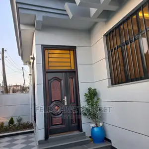 5bdrm Villa in አአ, Bole for sale