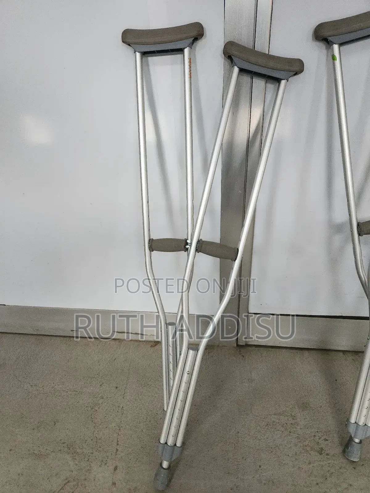 Crutches當然crutches眾生crutches沒事crutches㠭你crutches倫比crutches