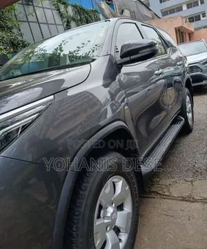 Toyota Fortuner 2022 Blue