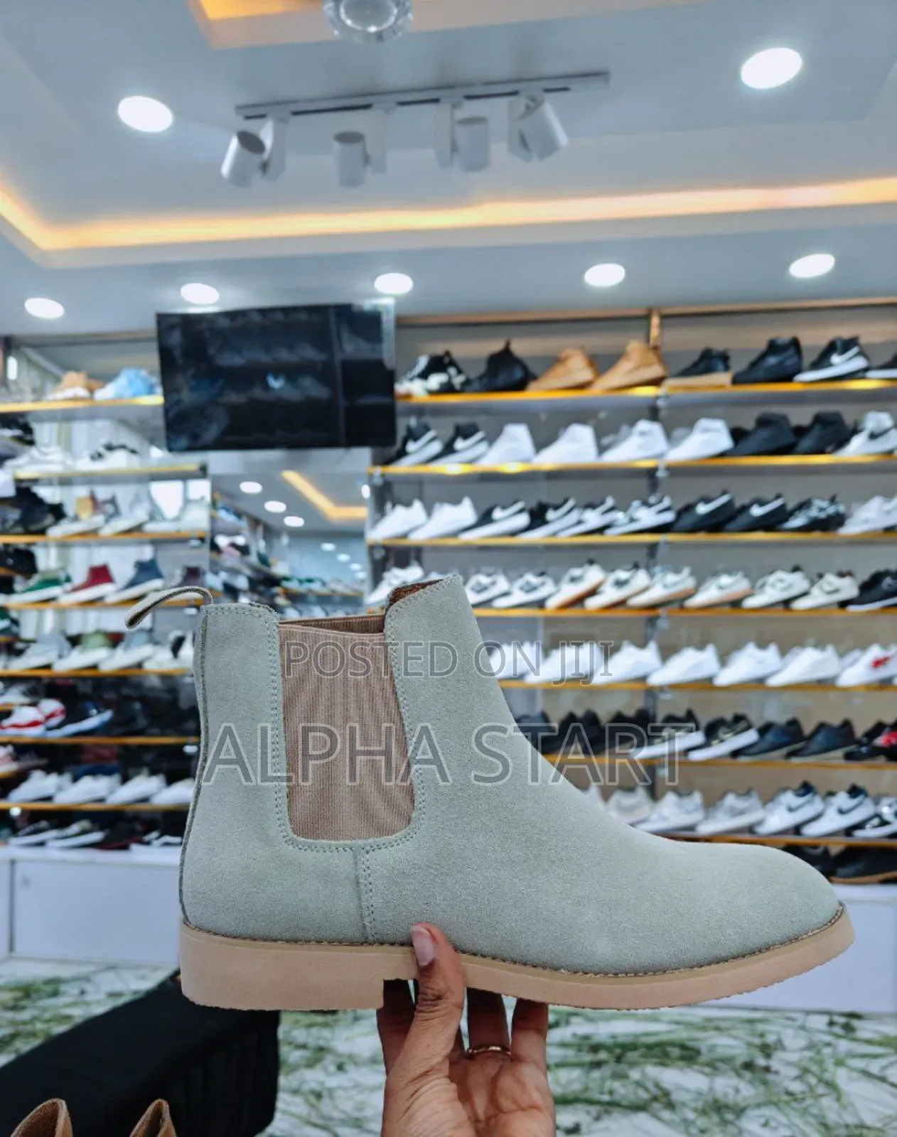 New Arrives Chelsea Boots Available on Hand
Super Masterqu