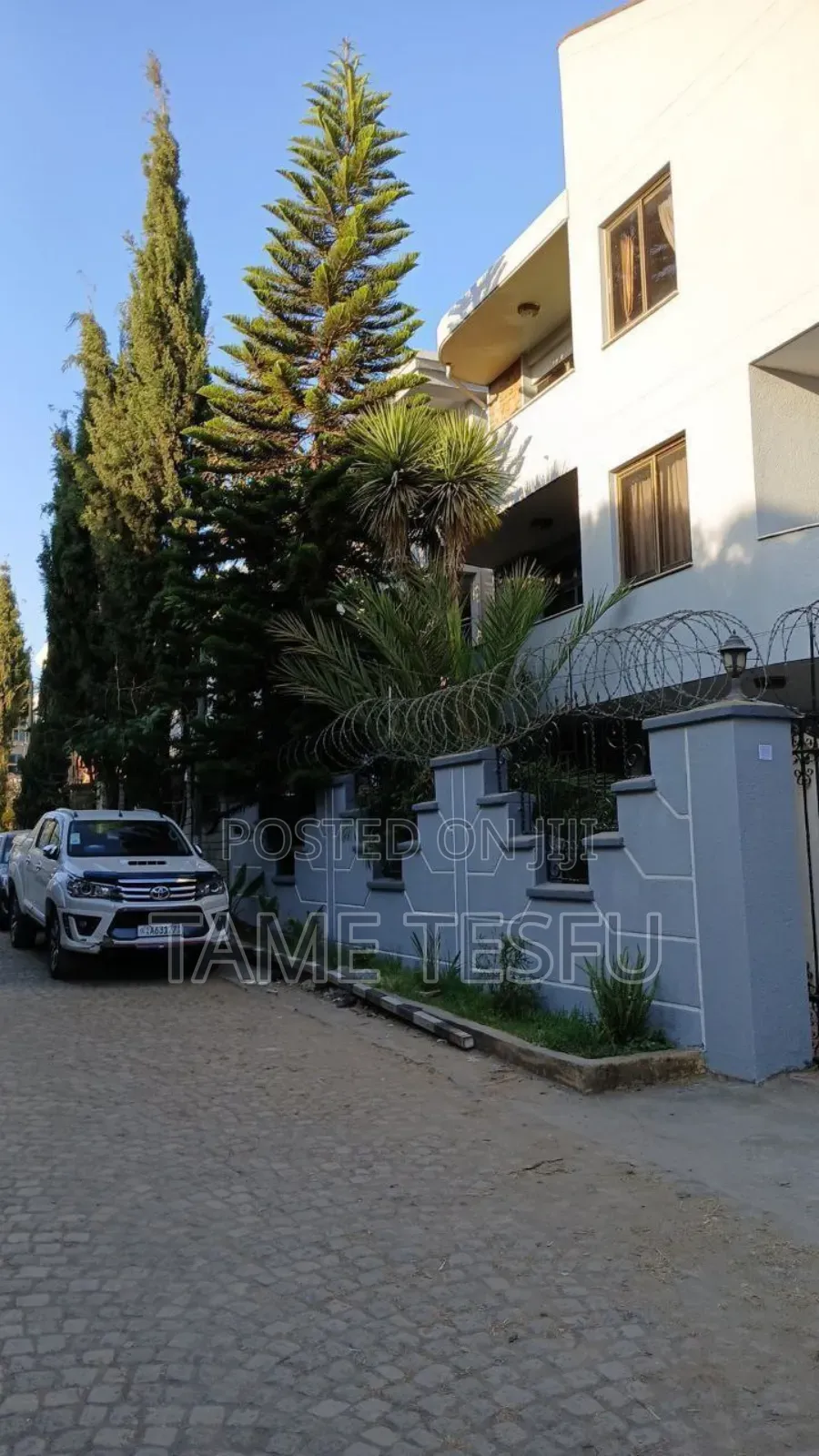 Furnished 8bdrm House in Cmc Compound, Bole for sale