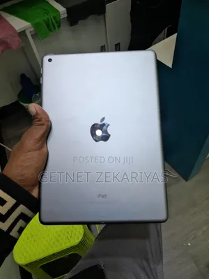 New Apple iPad 10.2 (2019) 32 GB