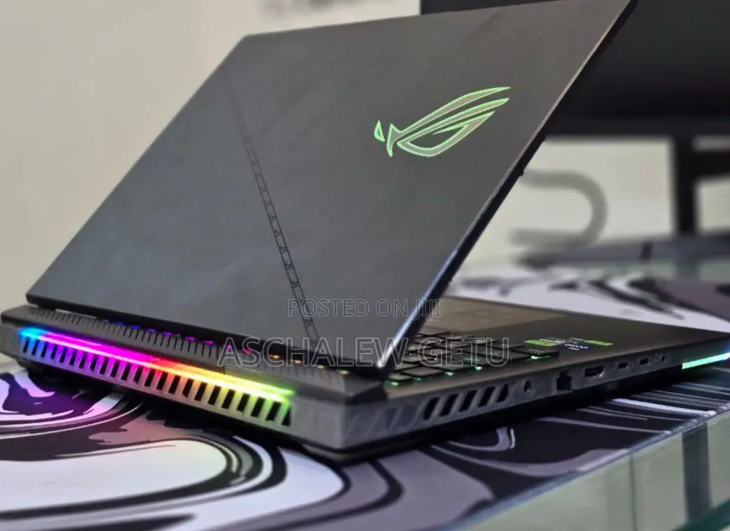 New Laptop Asus ROG Strix G15 32GB Intel Core I9 SSD 1T