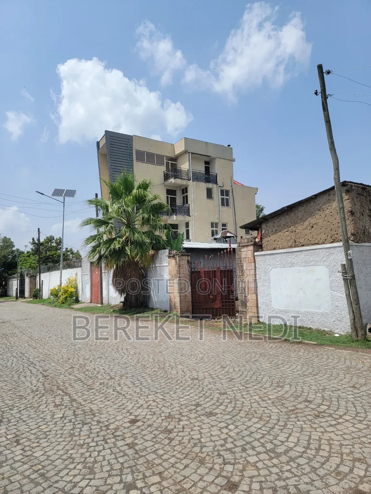 8bdrm House in Zkuala, East Shewa for rent
