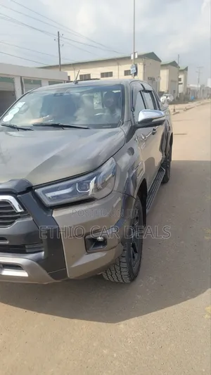 Toyota Hilux 2021 Beige